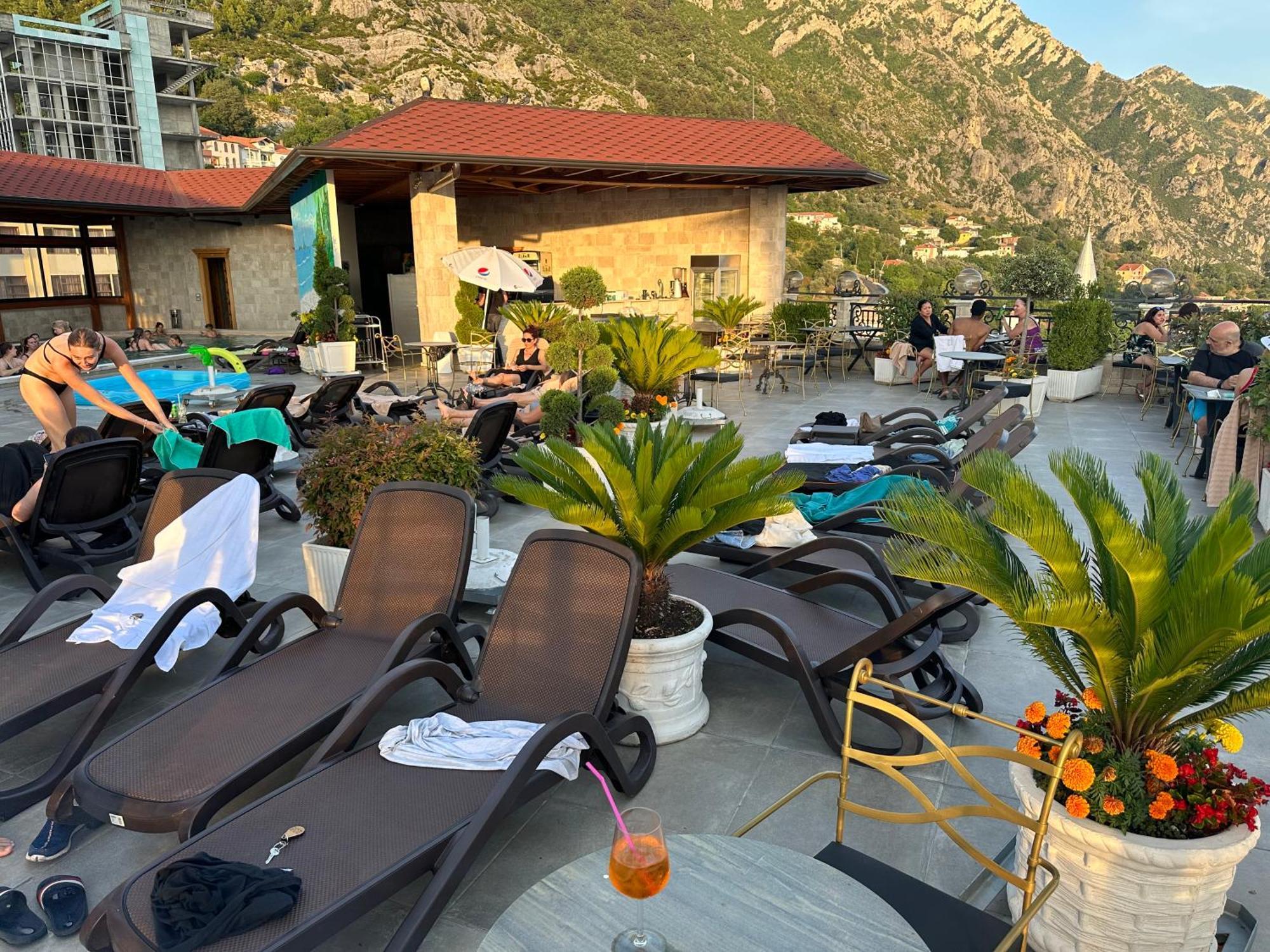 Hotel Panorama Kruje View On The Castle And The Old Town Luaran gambar