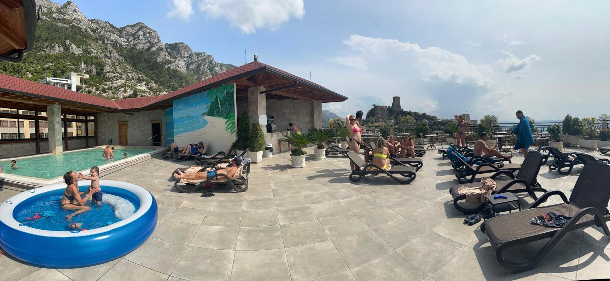 Hotel Panorama Kruje View On The Castle And The Old Town Luaran gambar