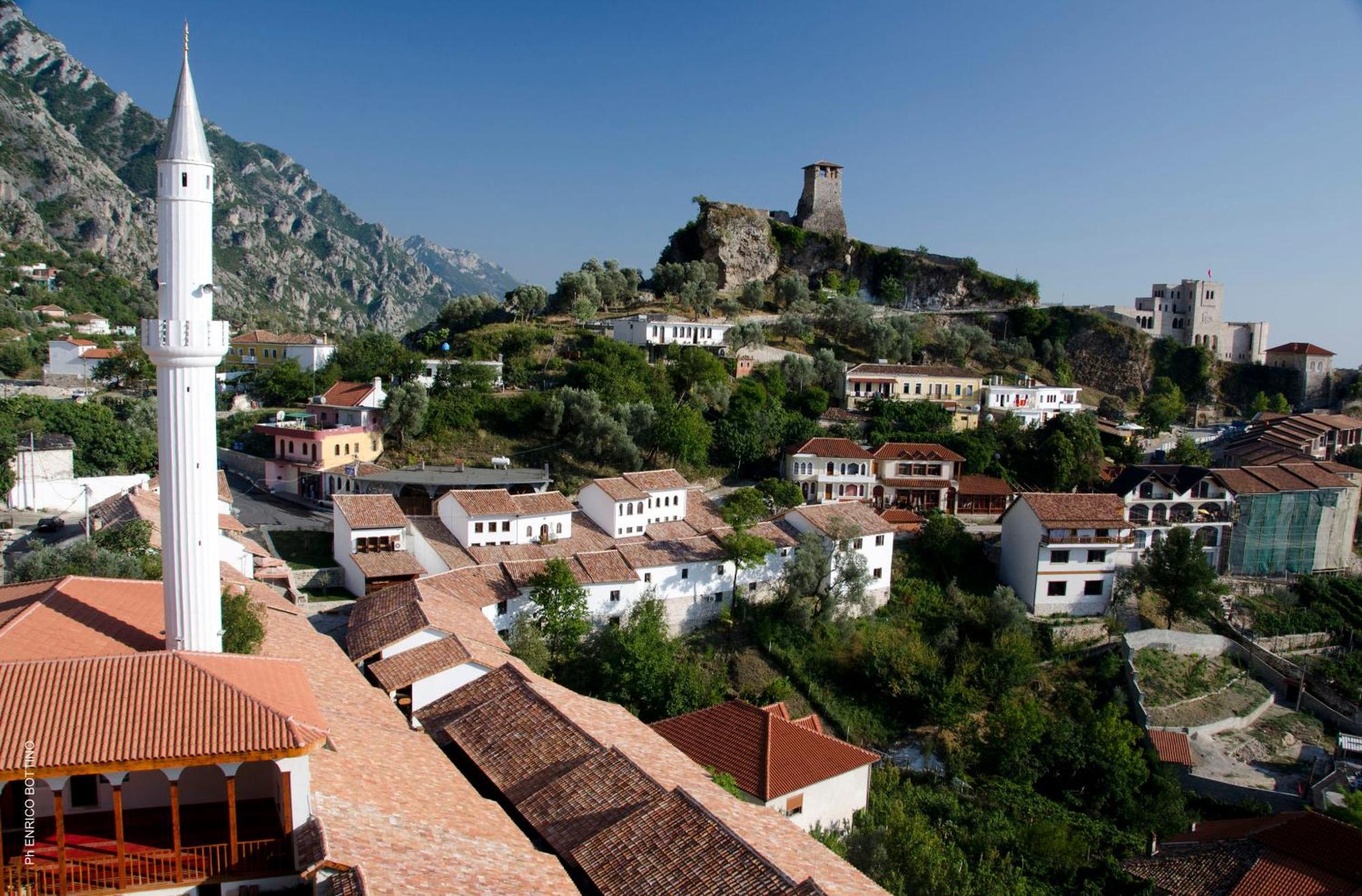 Hotel Panorama Kruje View On The Castle And The Old Town Luaran gambar