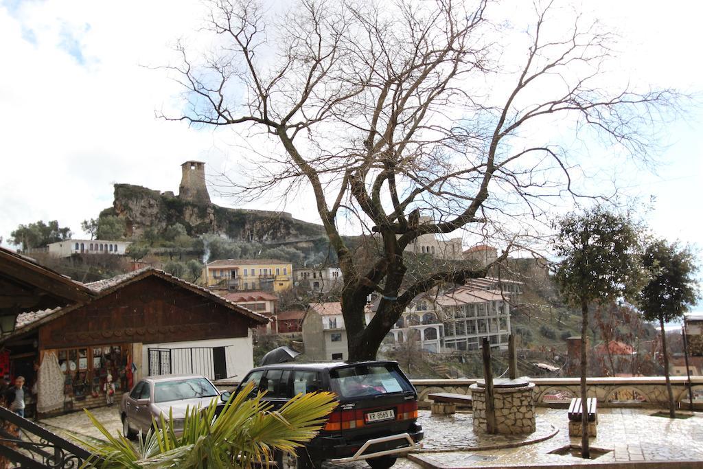 Hotel Panorama Kruje View On The Castle And The Old Town Bilik gambar